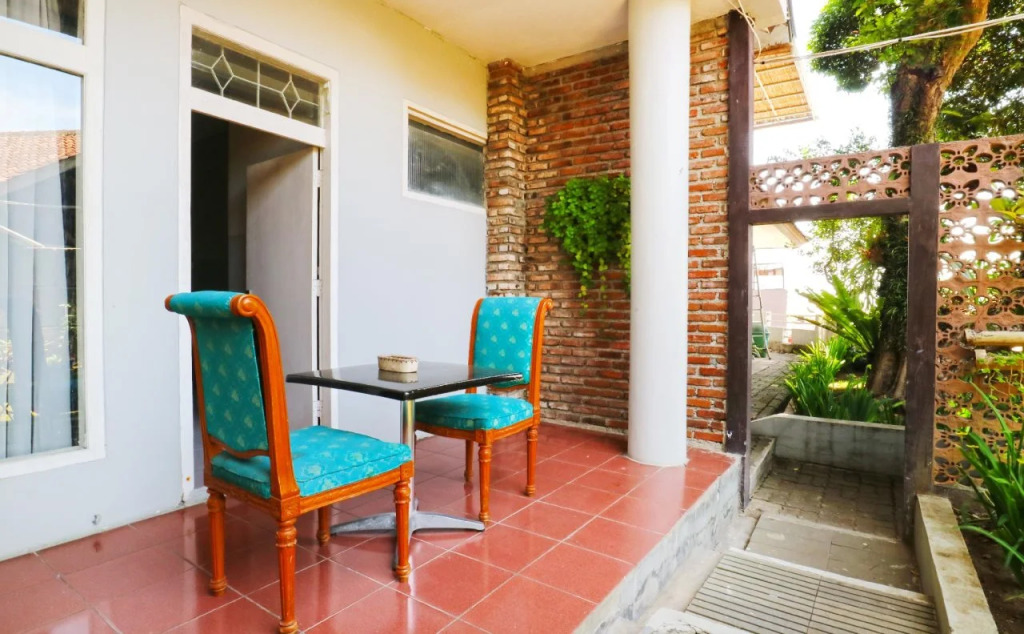 Rose Chamber Bed & Breakfast