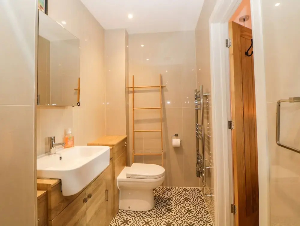 Apartment 4 10 Somers Court