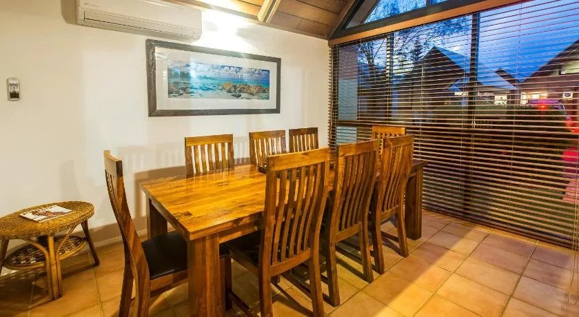 Whalers Cove Villas