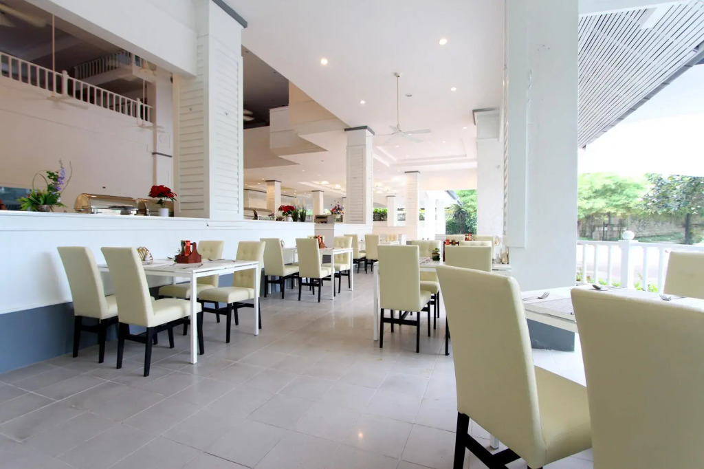 Pooh Beach Resort & Spa