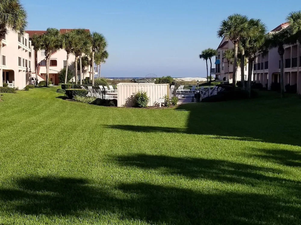 2 Bed, 2 Bath, Ocean View, Poolside - Sea Place 13137