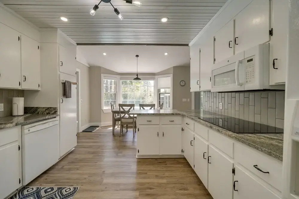 Wilmington Rental ~ 4 Mi to Wrightsville Beach!