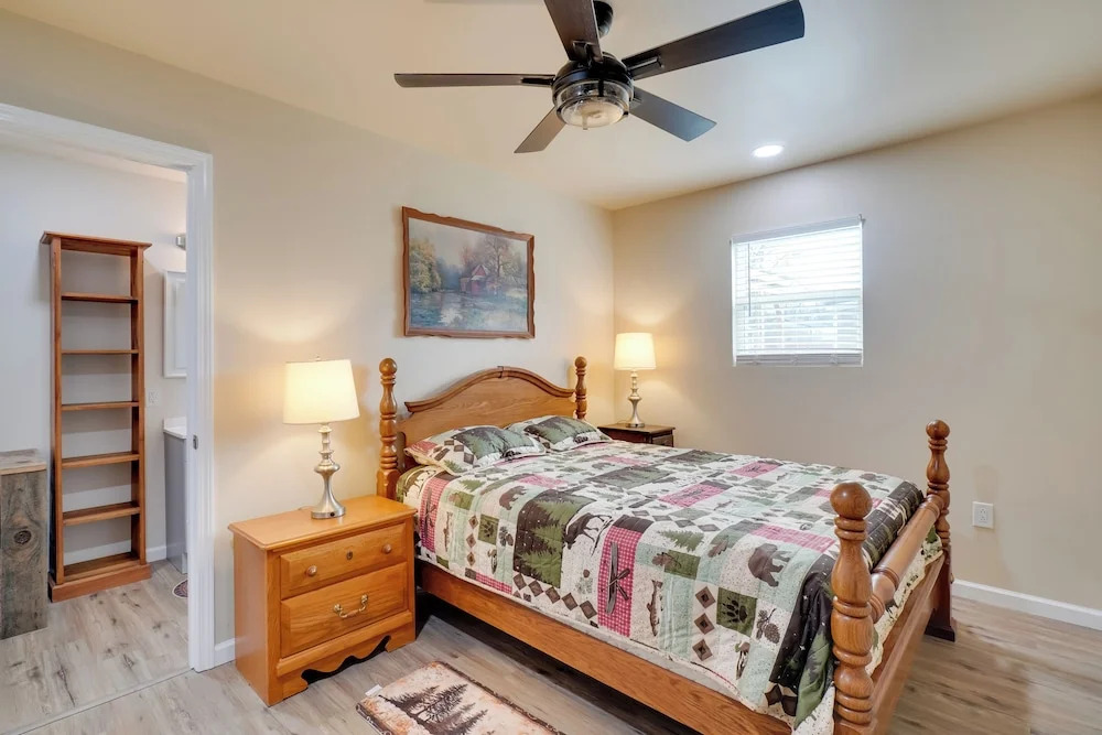 Explore Cades Cove & Smoky Mtns! Restored Cabin