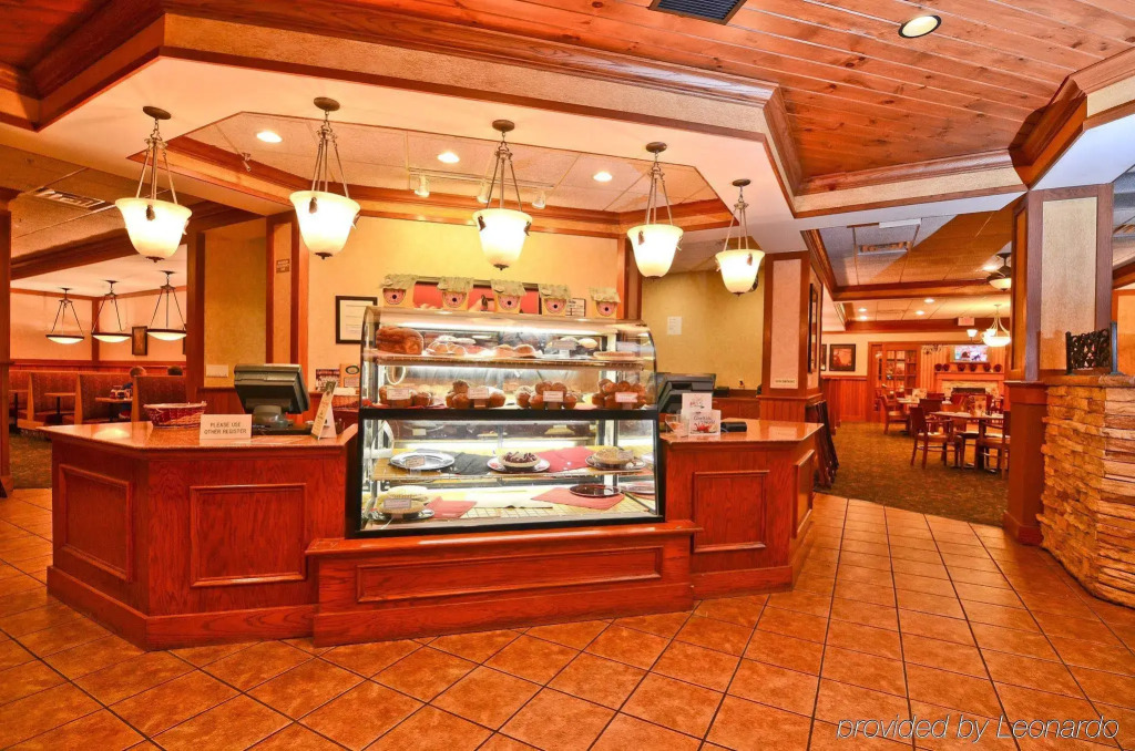 Best Western Plus Midwest Inn