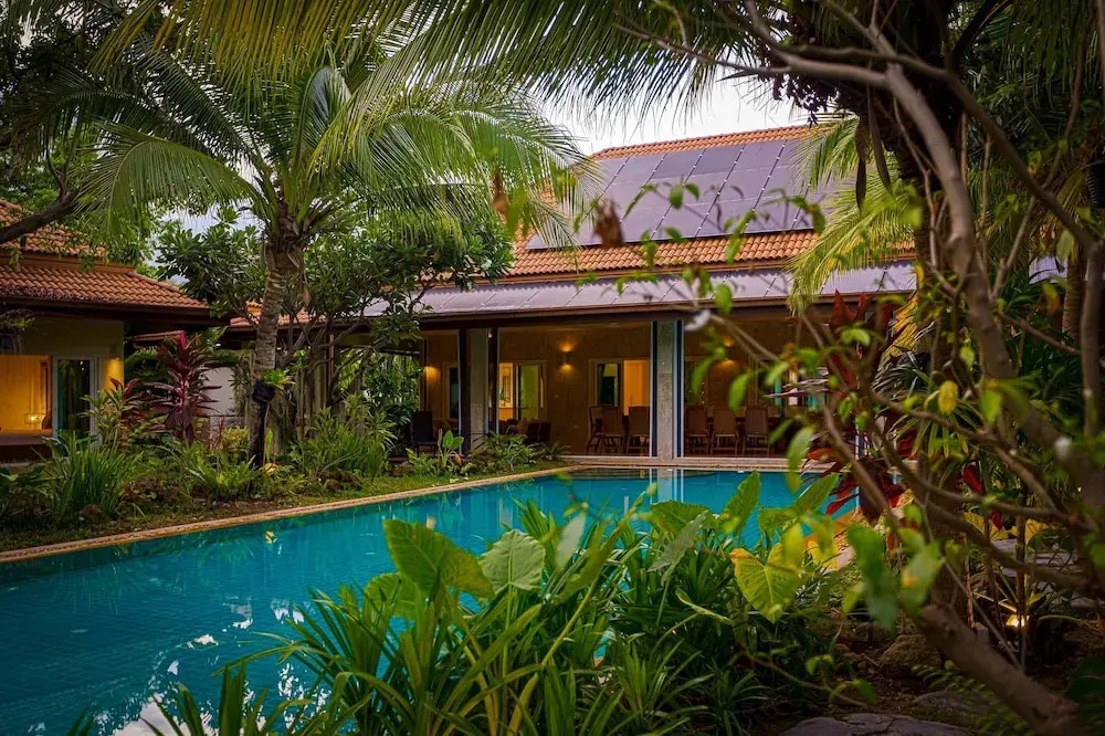 6BR Luxury Tropical Pool Villa PH125
