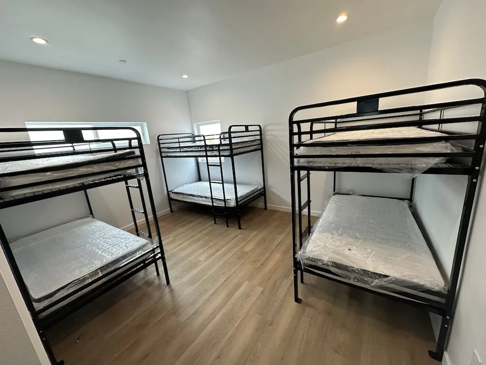 RoamHub Residences