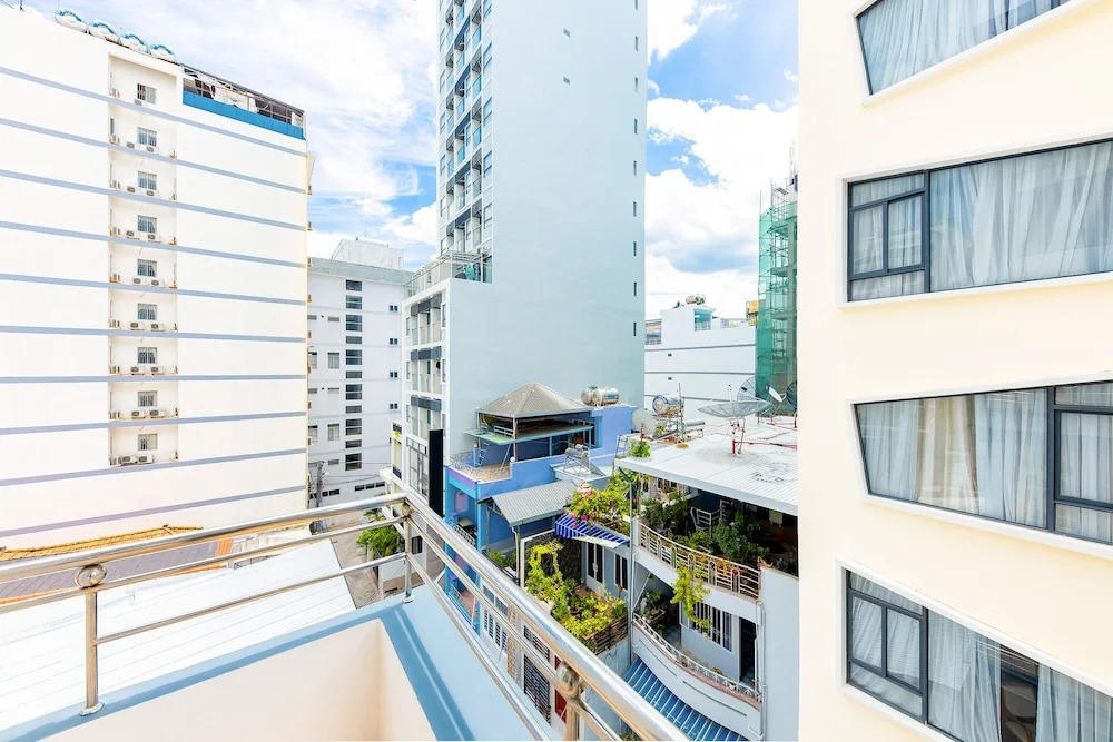 Homey Hotel by OYO Rooms