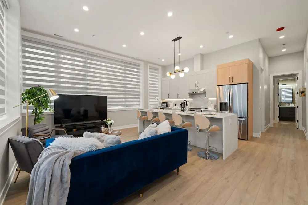 Modern 2-bd 2-ba Retreat Near Medical District