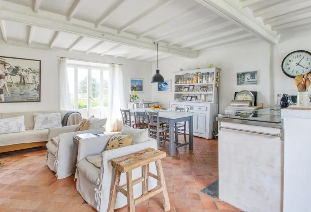 House With 5 Bedrooms in Regnéville-sur-mer, With Wonderful sea View, Enclosed Garden and Wifi - 6 km From the Beach