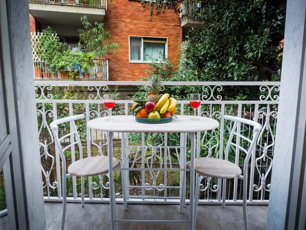 Premium Apartment in Chiaia, Naples Center, Near Seaside