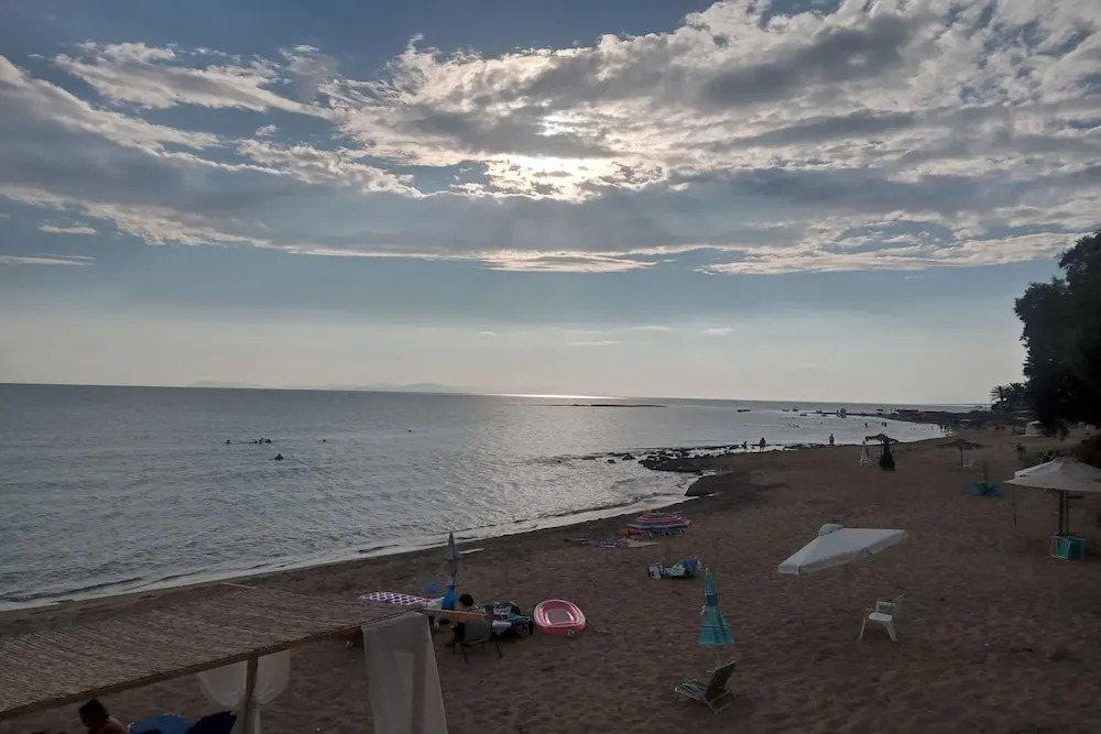 Maritinas Stone House & Apartment On The Beach