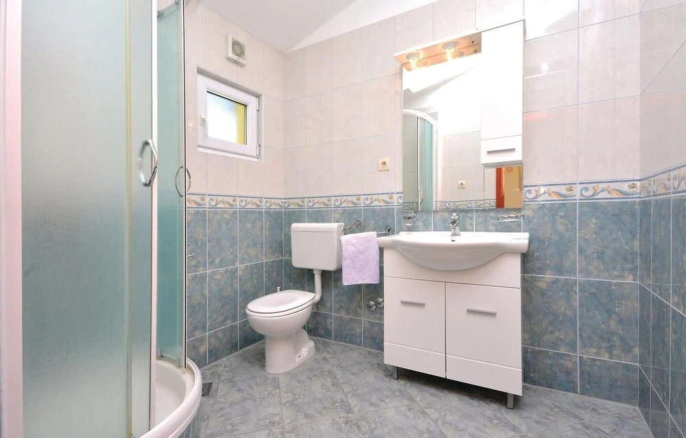 Amazing Home in Lokva Rogoznica With Wifi and 3 Bedrooms