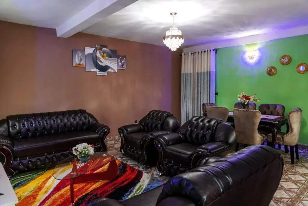 Lovely 1 - Bedroom rental unit with Free parking