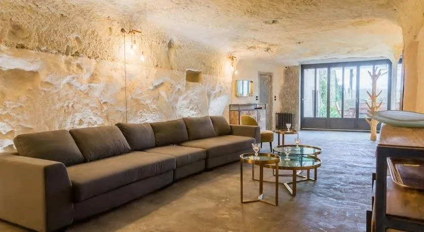 Amboise Troglodyte