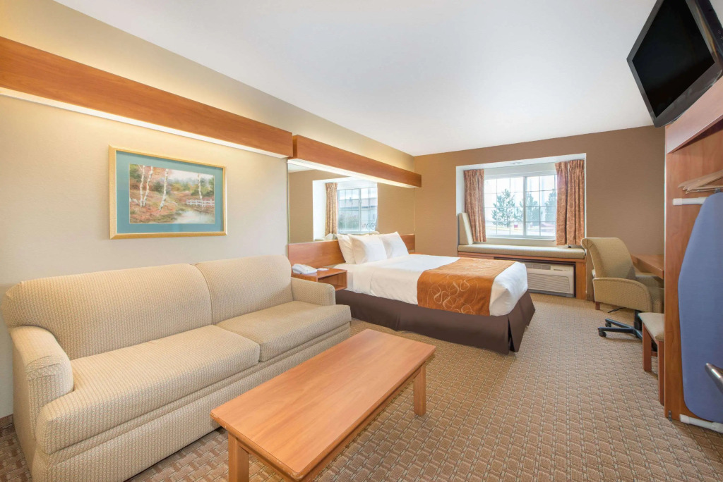 Microtel Inn & Suites