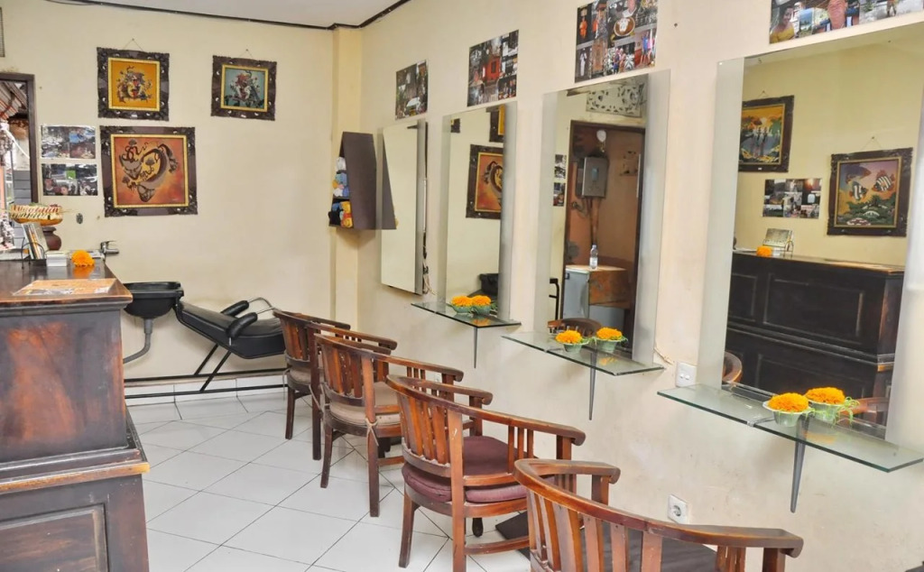 Astiti Guest House Salon and Spa
