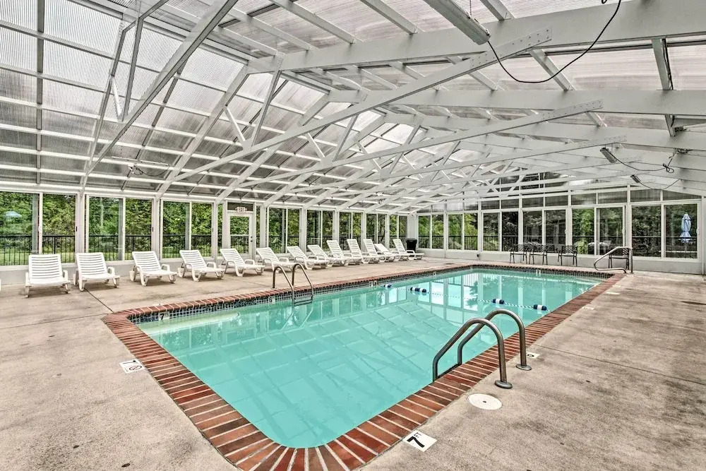 Community Pool Access! Dtwn Pigeon Forge Condo