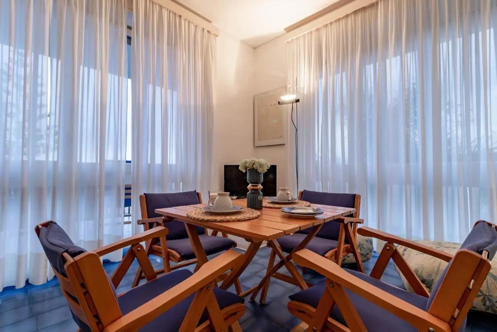 H11 [Sanremo Vista Mare] - Elegante