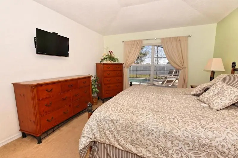 Hotel 1112 Solana Circle 4 Bedrooms, 3 Bathrooms