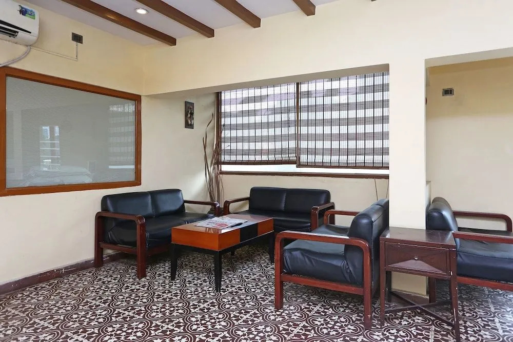 OYO Flagship 2207 Hotel Transit