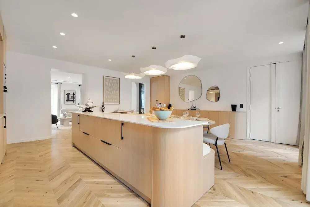 Spacious Flat - 4 Br/10p - Madeleine