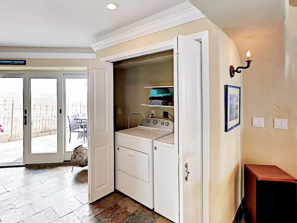 Hilltop Designer - 2 Br Home