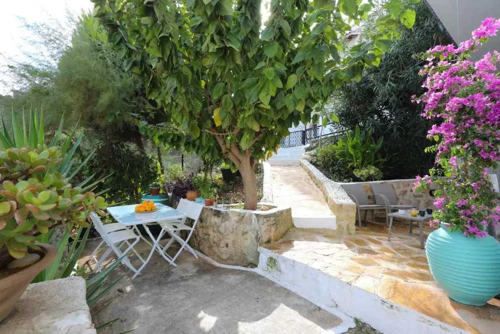 Ravi Boutique Home - 1 minute walk from beach