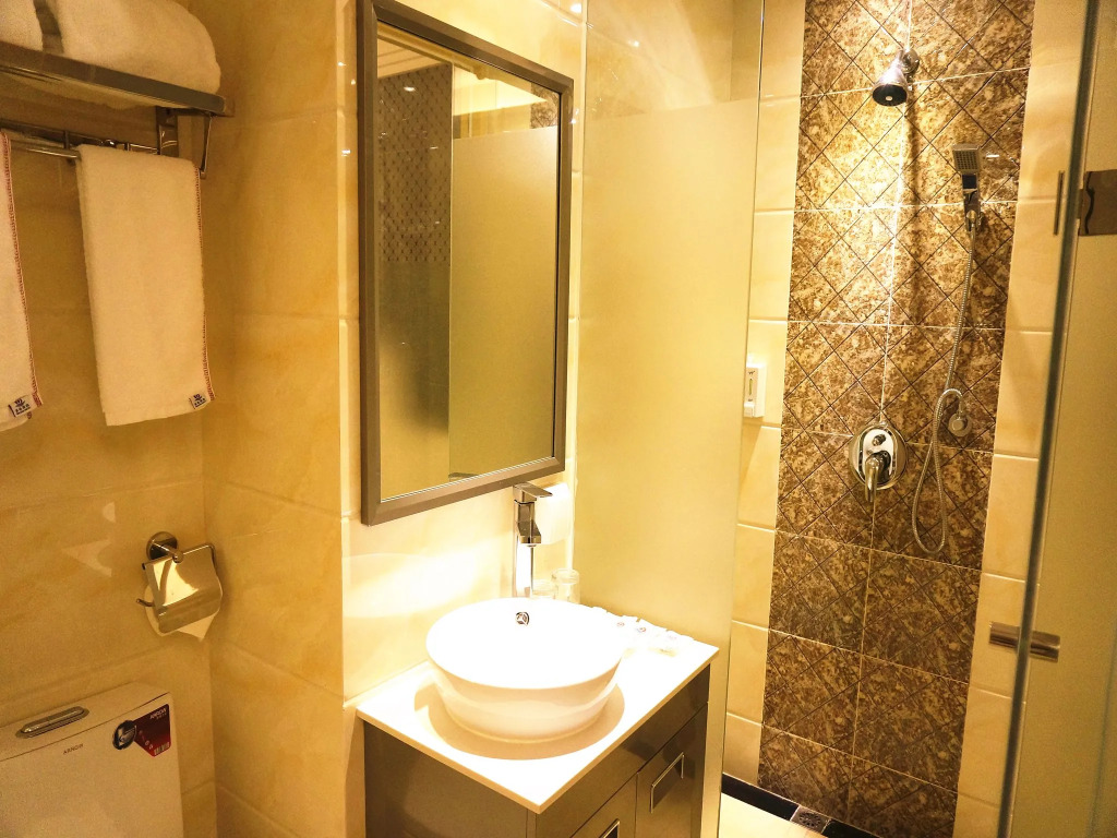 Zhuhai Qindao Hotel