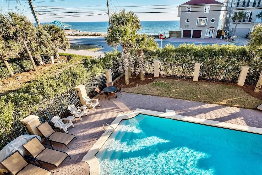 Casa Tuscany 6 Bedroom Holiday Home by Five Star Properties