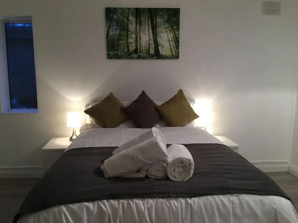Kingswood Apartment