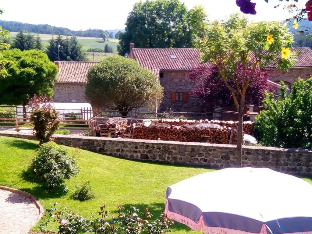 Gîte Les Myrtilles : Confort et Sérénité, Animaux Bienvenus, Jardin Commun - FR-1-496-45