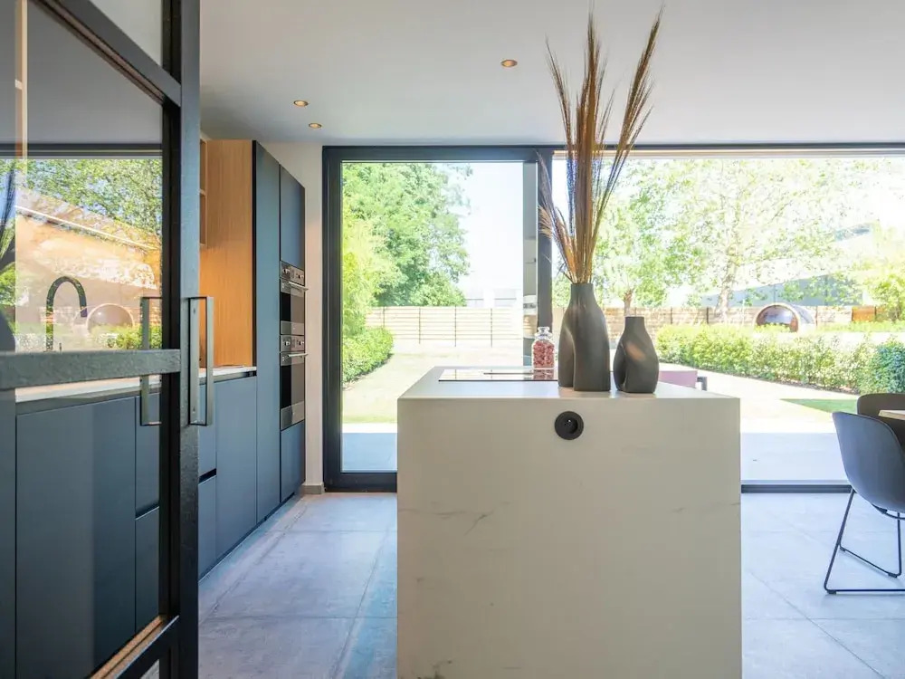 Luxury Villa With Pool & Sauna Kortrijk