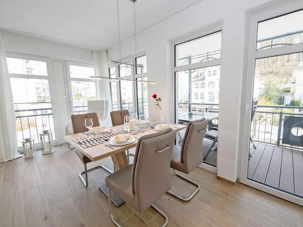 Villa Louisa in Sellin - WG 39 mit Balkon, strandnah