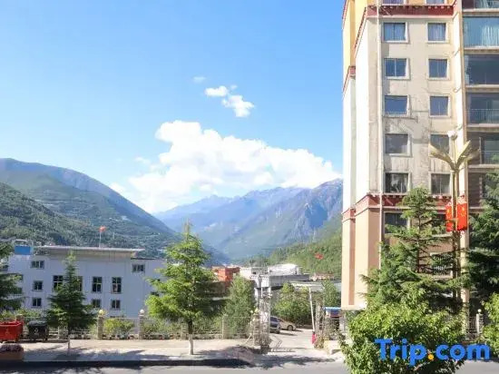 Kangding Yuelai Yuehao Homestay