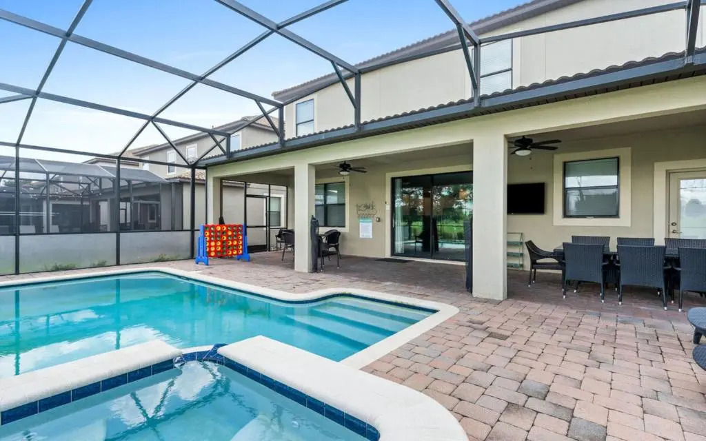 Large Jewel 8 BED House FREE Water Park