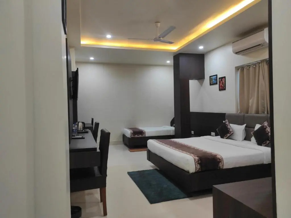 Hotel Paradise Inn