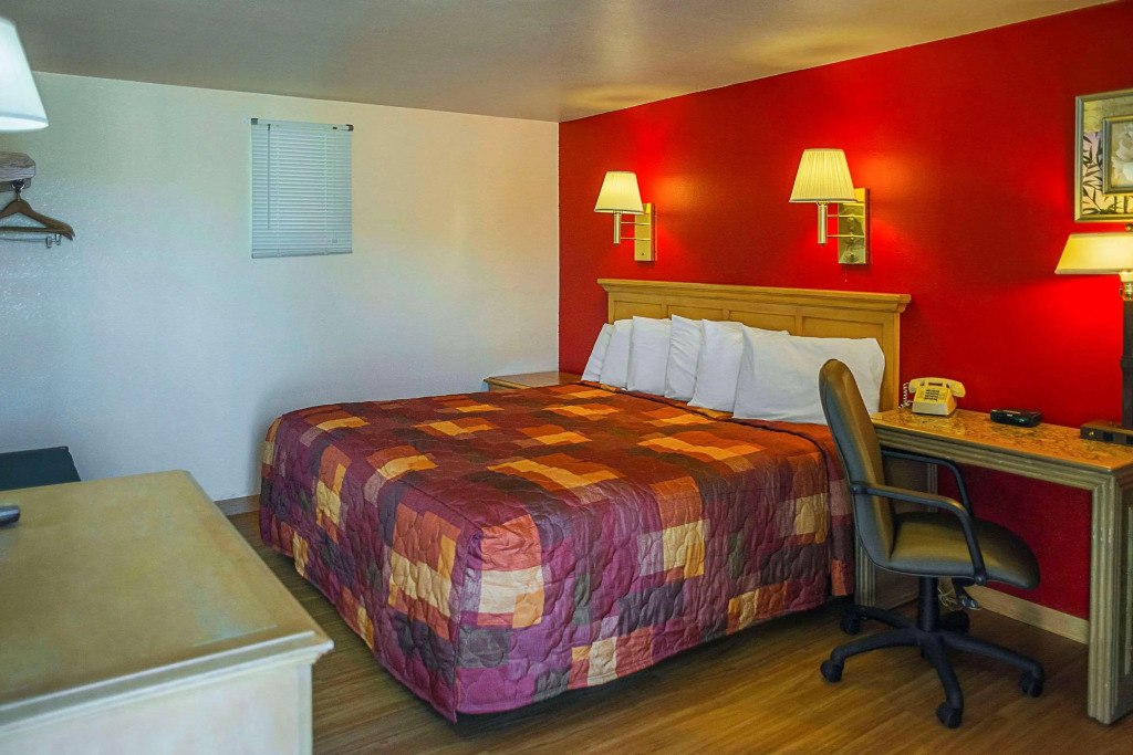 Rodeway Inn Buffalo