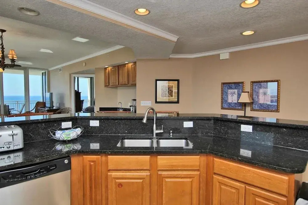 Colonnades 1901 - 4 Br condo