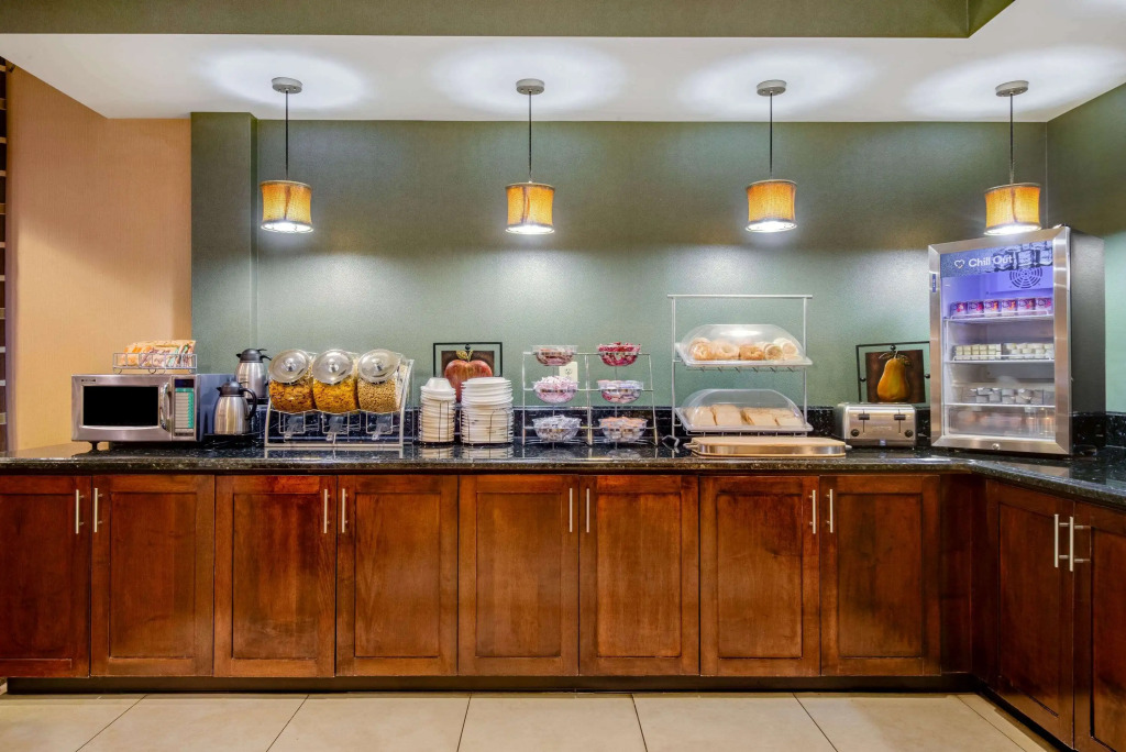 La Quinta Inn & Suites Bel Air I-95 Exit 77A