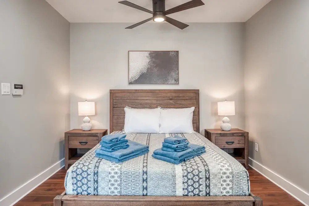 Colonial Quarter Hideaway With Modern Comforts & Balcony - Near the Beach