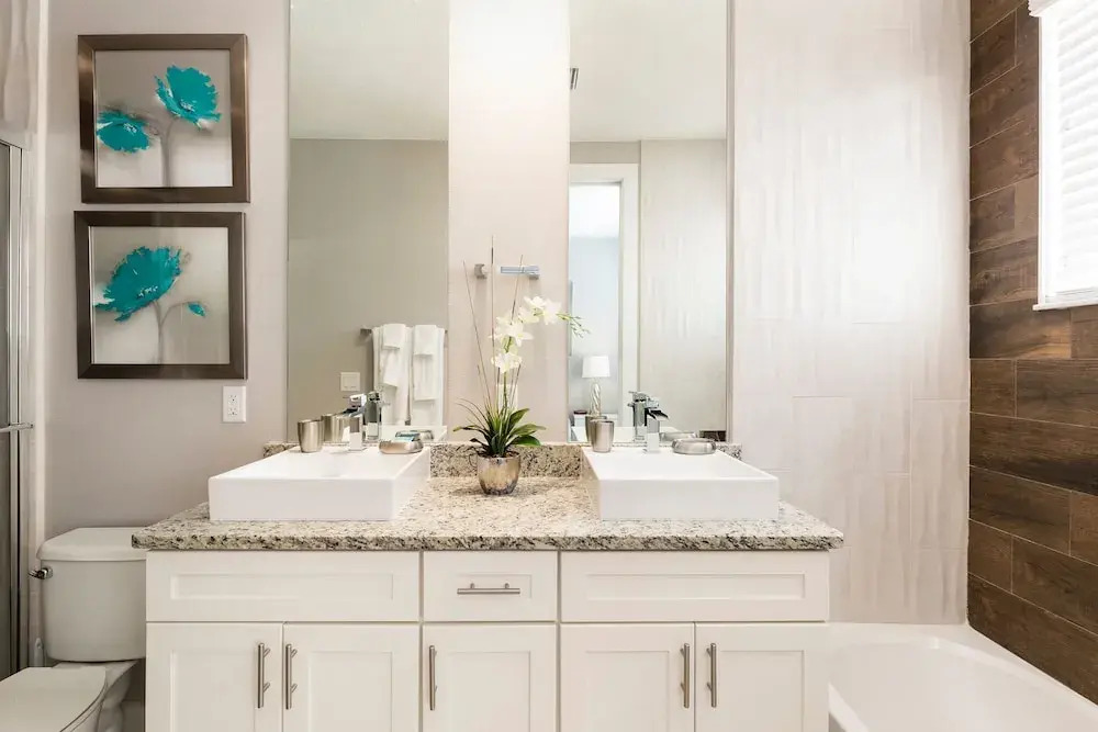 4 BR 4 BA Hidden Gem Min Disney 1804ft