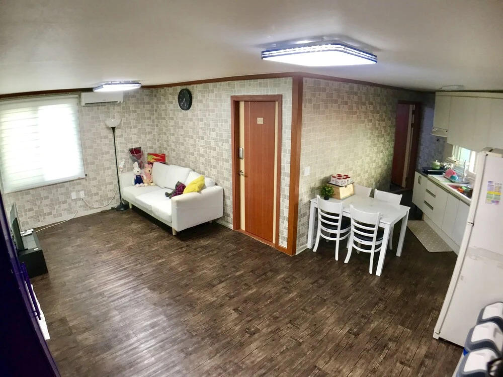 Twins Guesthouse 2