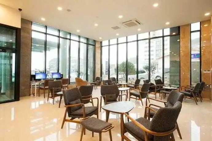 Sims Hotel