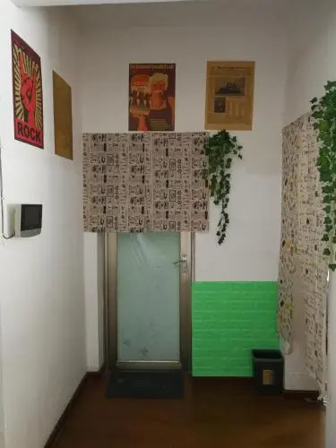 80 Youth Hostel