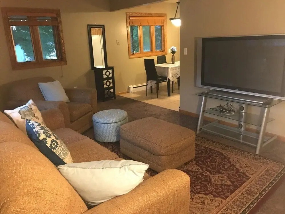 Updated and Cozy 2-bedroom in Rochester