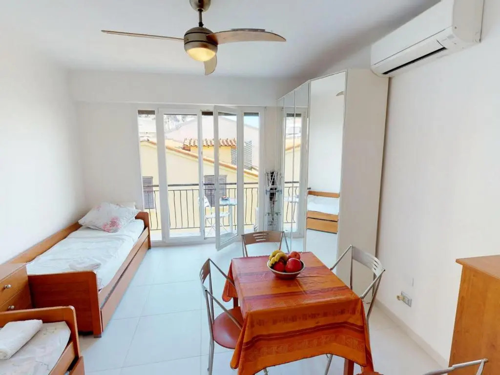 Studio Menton, 1 pièce, 3 personnes - FR-1-196-214