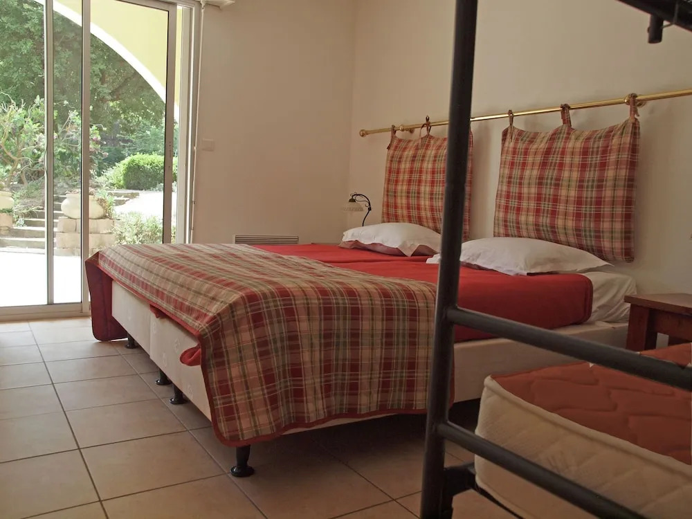 Apartment in Gassin Saint Tropez With Garden, Pool