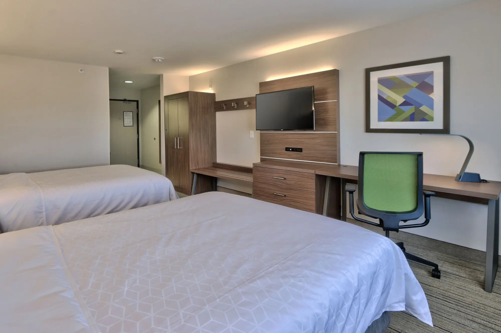 Holiday Inn Express & Suites Portales by IHG