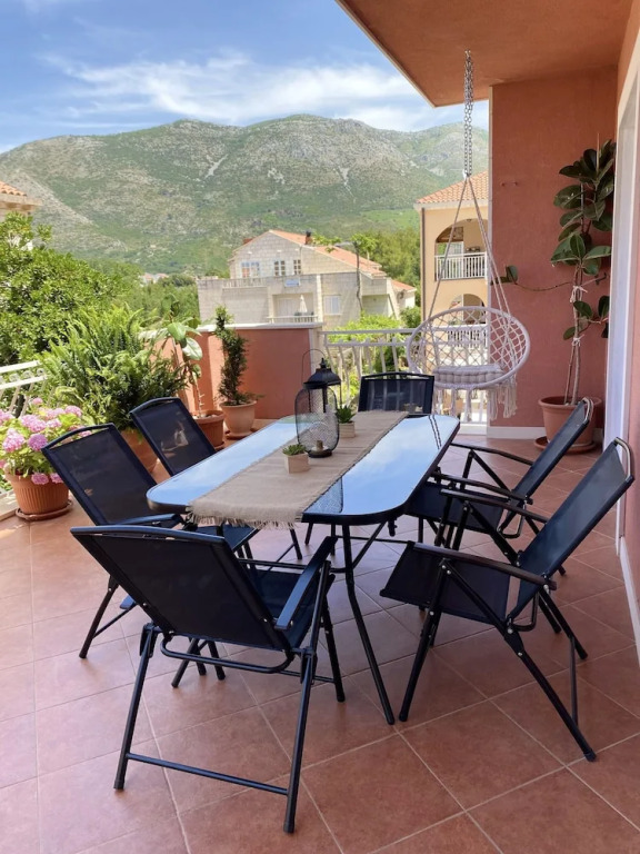 Spacious 2-bed Apartment in Cavtat
