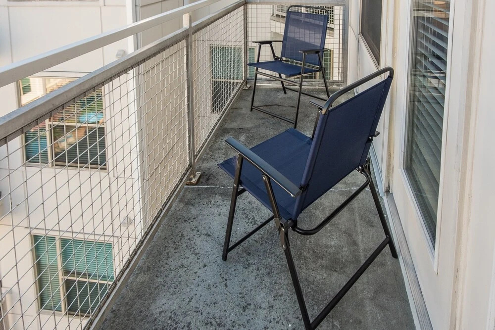 Atlantic 1 BR Apt w/ Balcony & Pool by Frontdesk